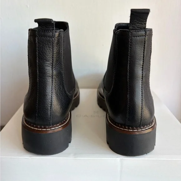 Caslon Miller Black Chelsea Boots - Picture 5 of 10